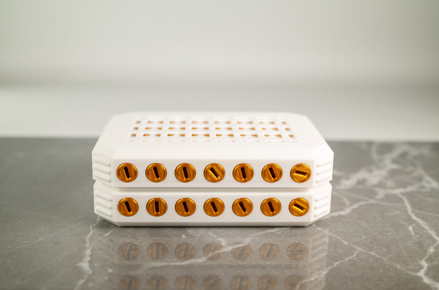 The 134-Screw “Annoying” Gift Box – the most entertaining way to give a gift