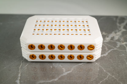 The 134-Screw “Annoying” Gift Box – the most entertaining way to give a gift