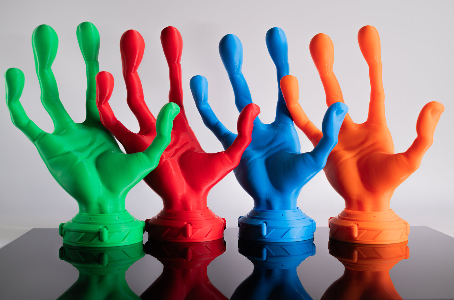 4 Finger Alien 3D Printed Controller Holder – Unique Sci-Fi Gamer Display Stand